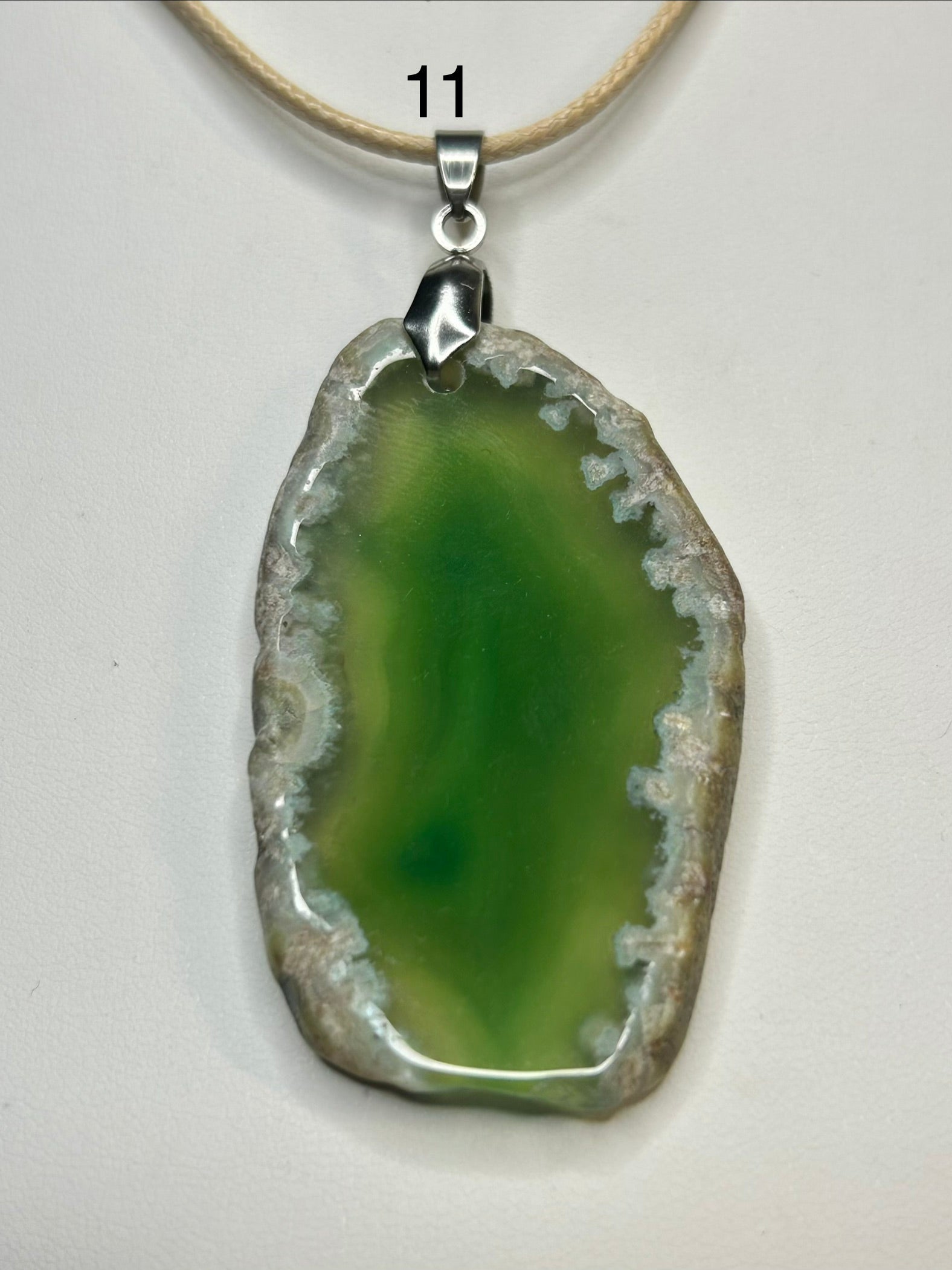 Collar de piedra natural en cordon combinado.