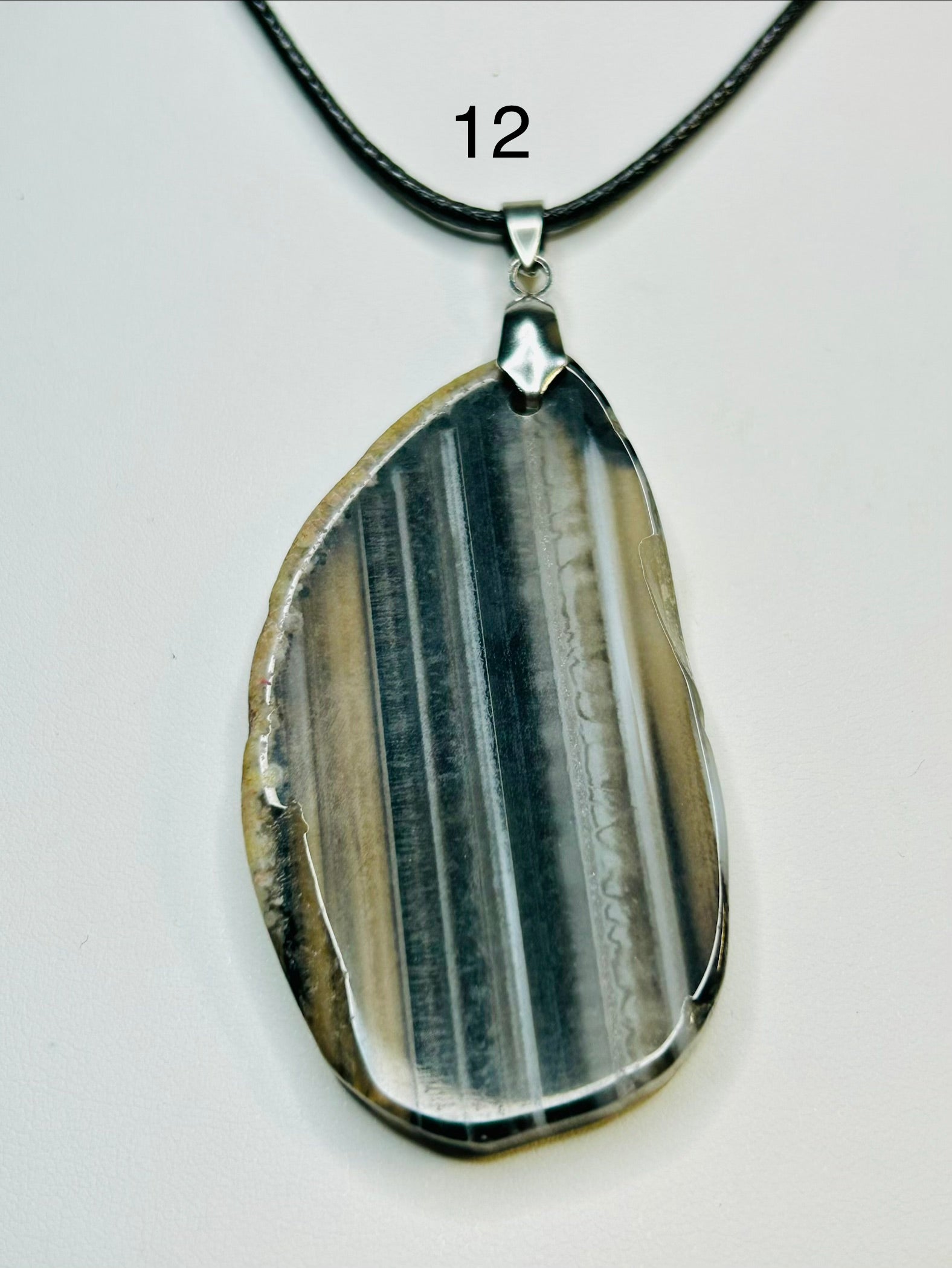 Collar de piedra natural en cordon combinado.