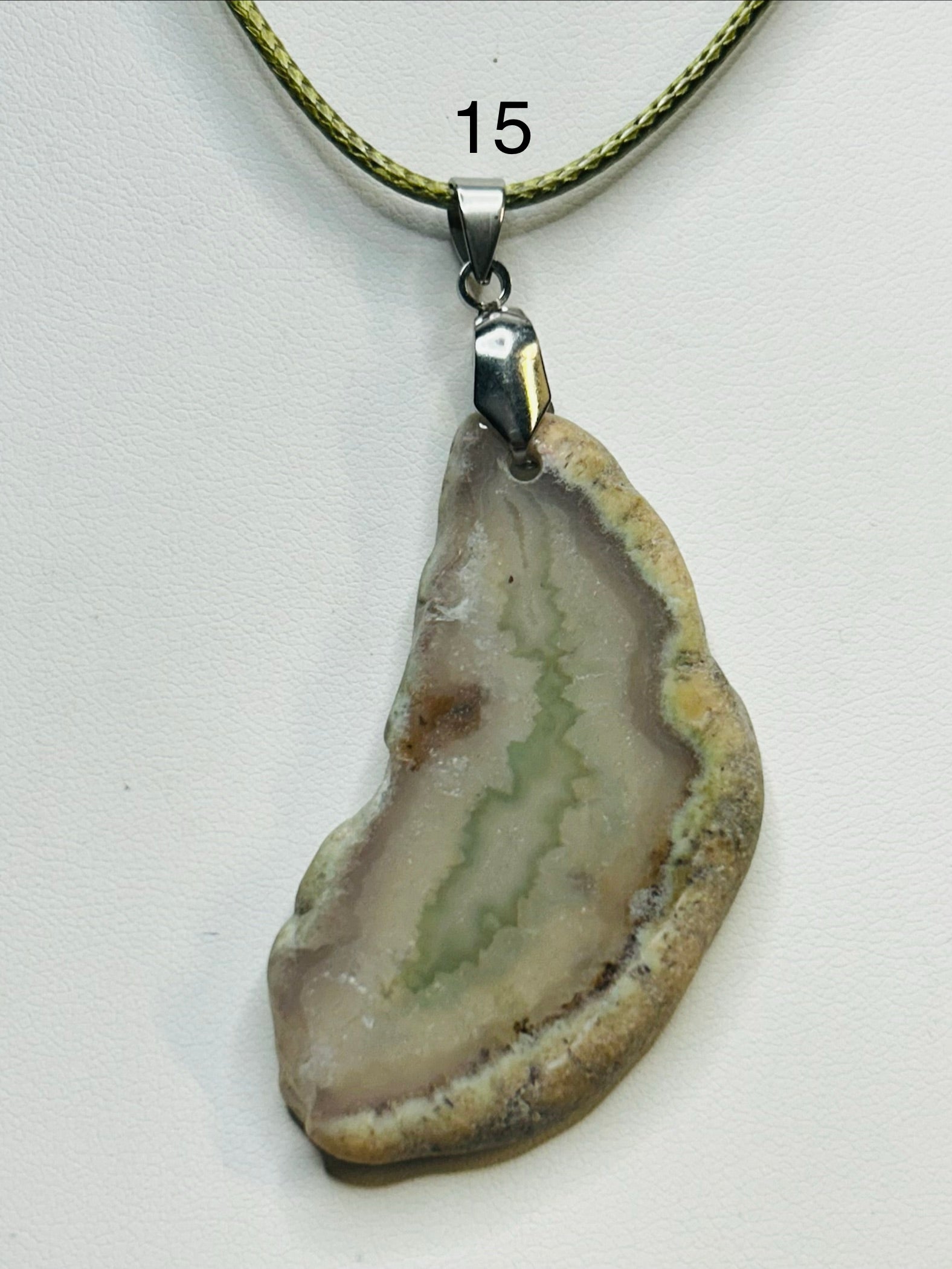 Collar de piedra natural en cordon combinado.