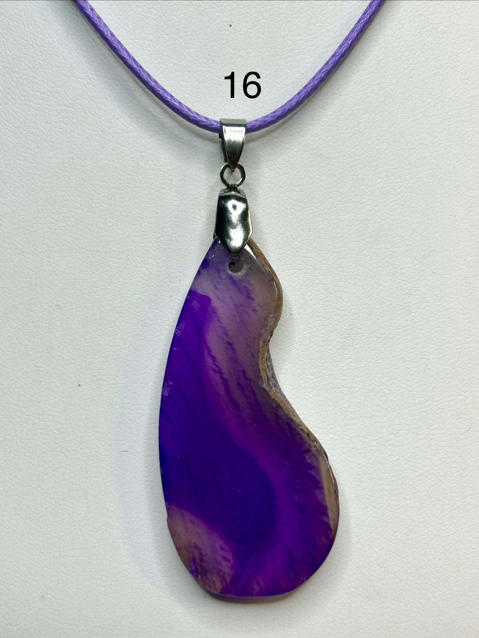 Collar de piedra natural en cordon combinado.