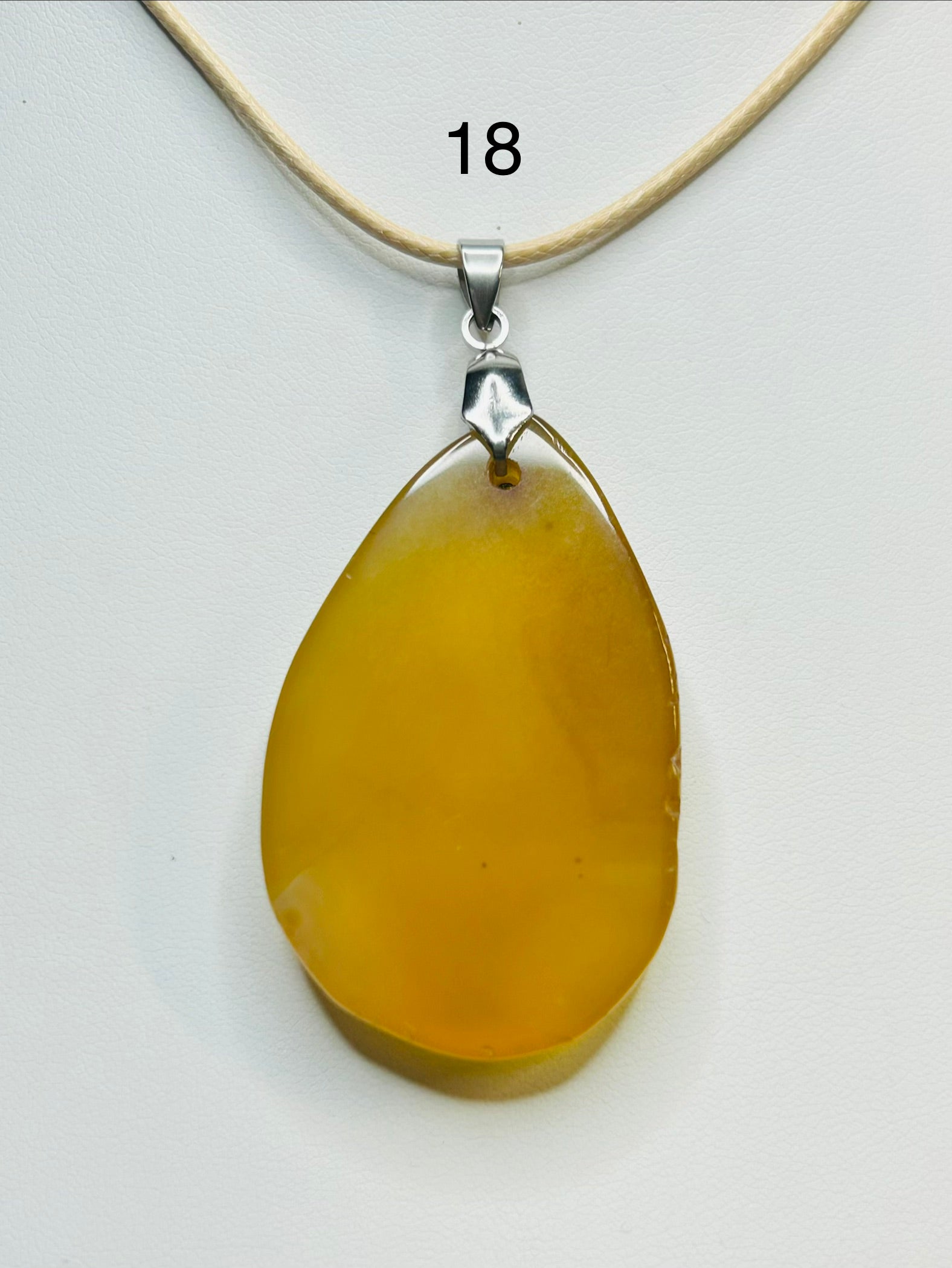 Collar de piedra natural en cordon combinado.