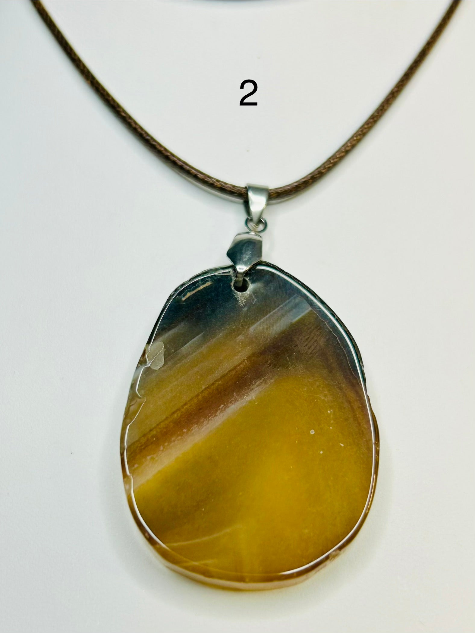 Collar de piedra natural en cordon combinado.