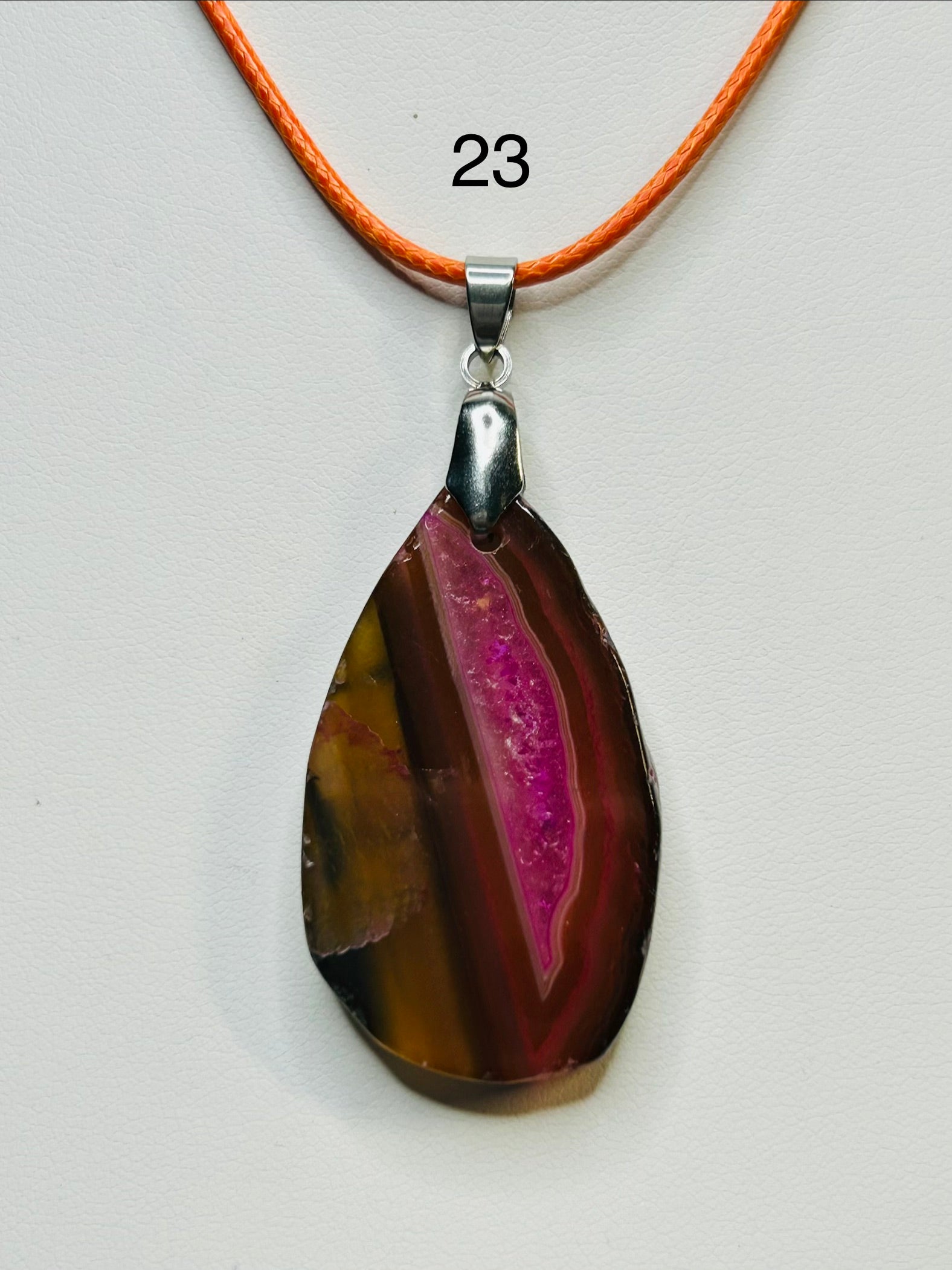 Collar de piedra natural en cordon combinado.