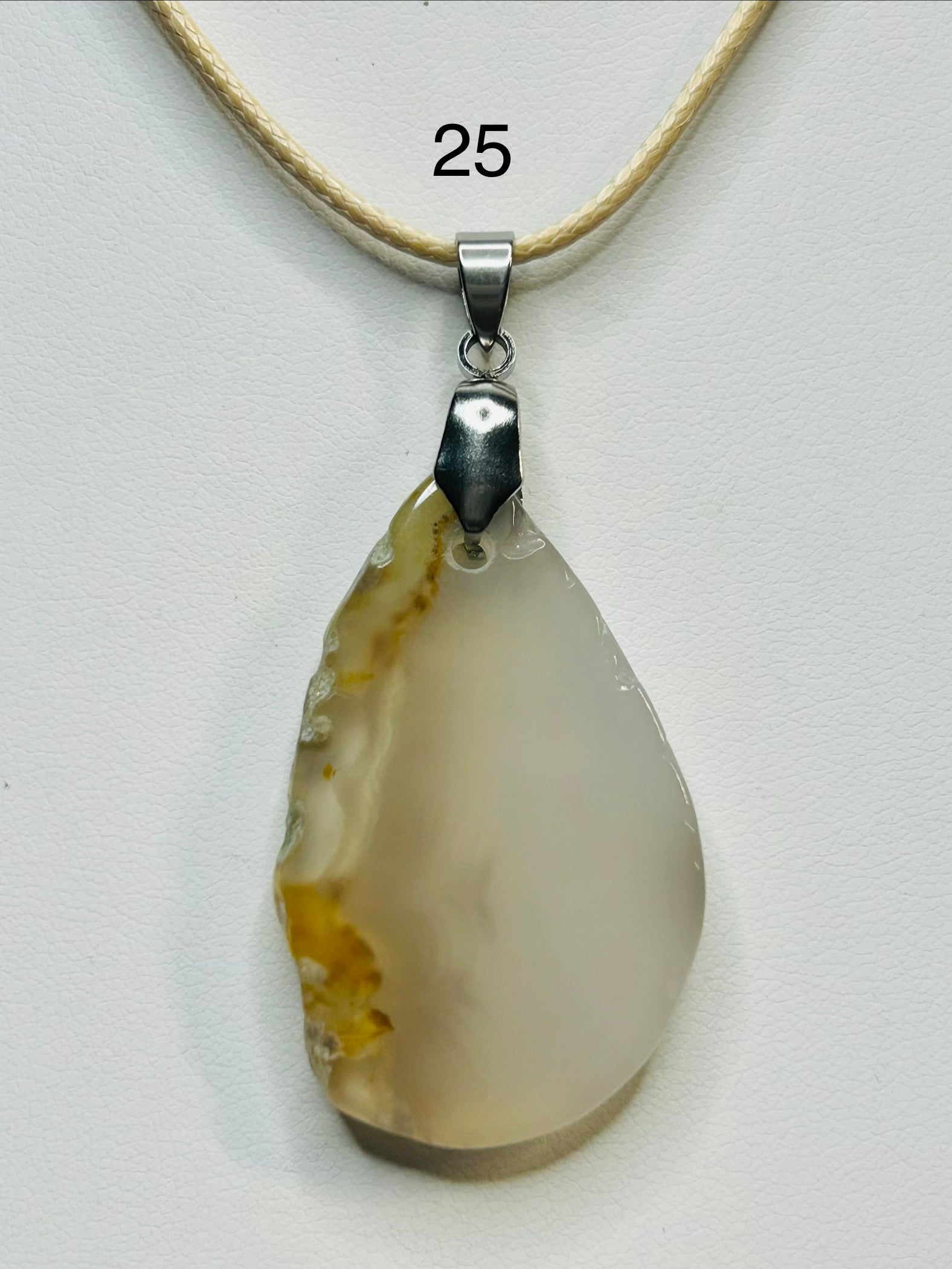 Collar de piedra natural en cordon combinado.