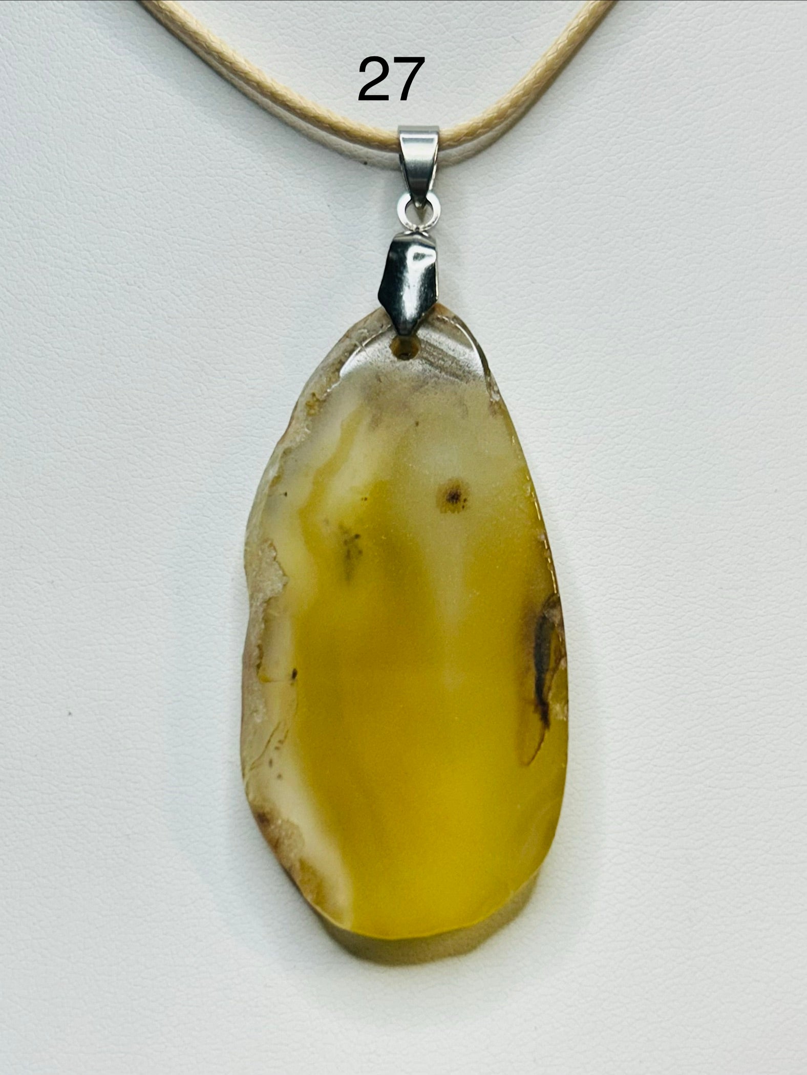 Collar de piedra natural en cordon combinado.