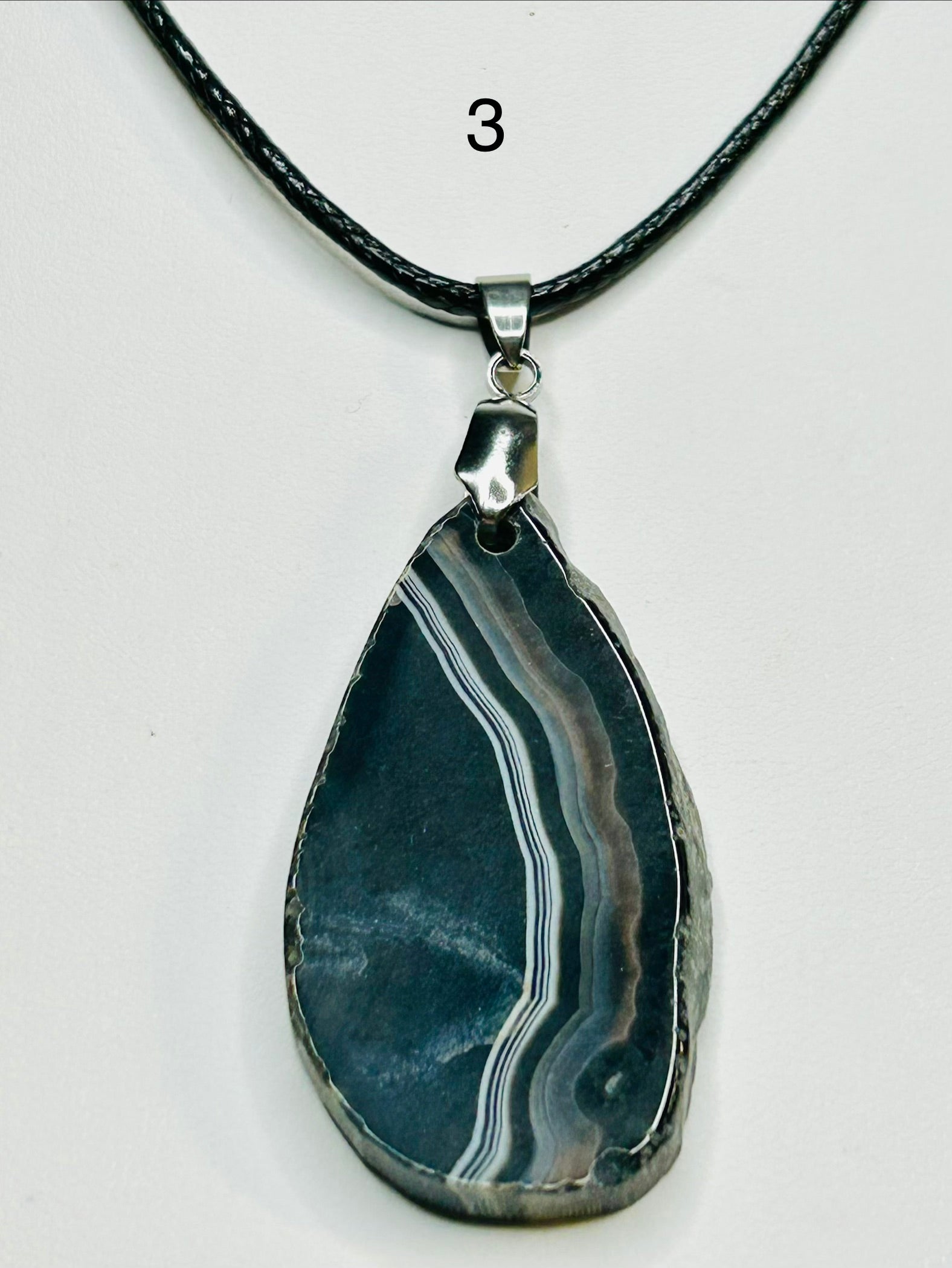 Collar de piedra natural en cordon combinado.