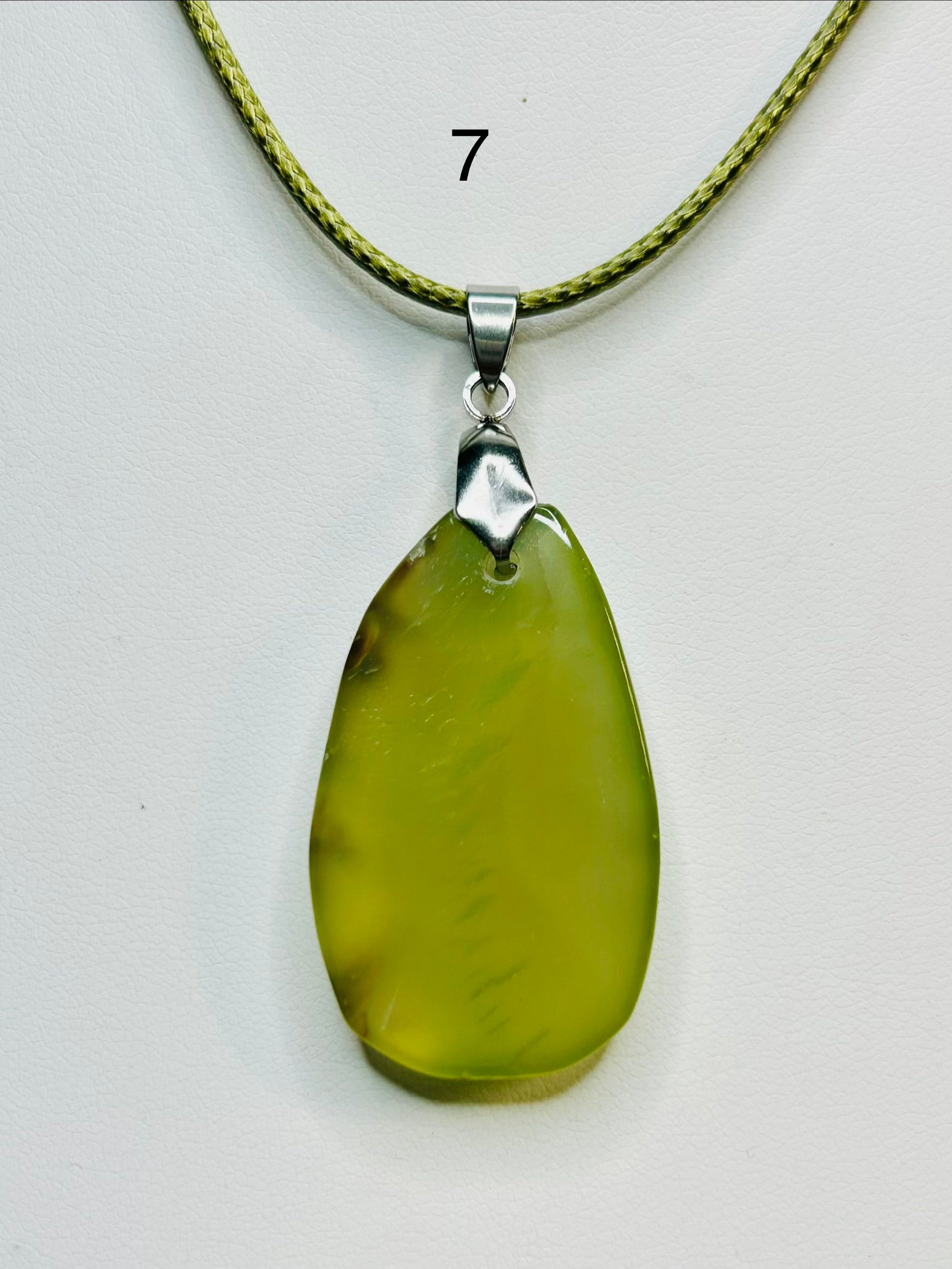 Collar de piedra natural en cordon combinado.