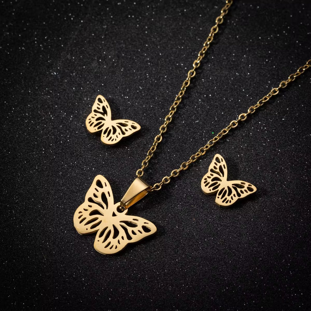Set de collar y aretes con mariposa