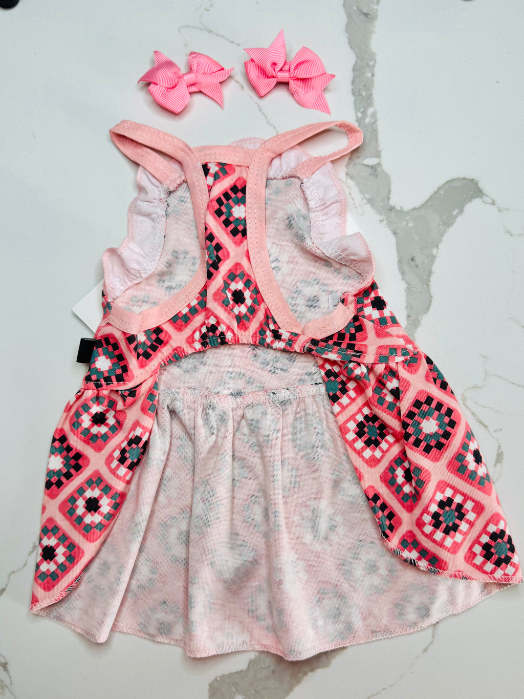 Vestido para mascotas talla XS + lazitos para el pelo.