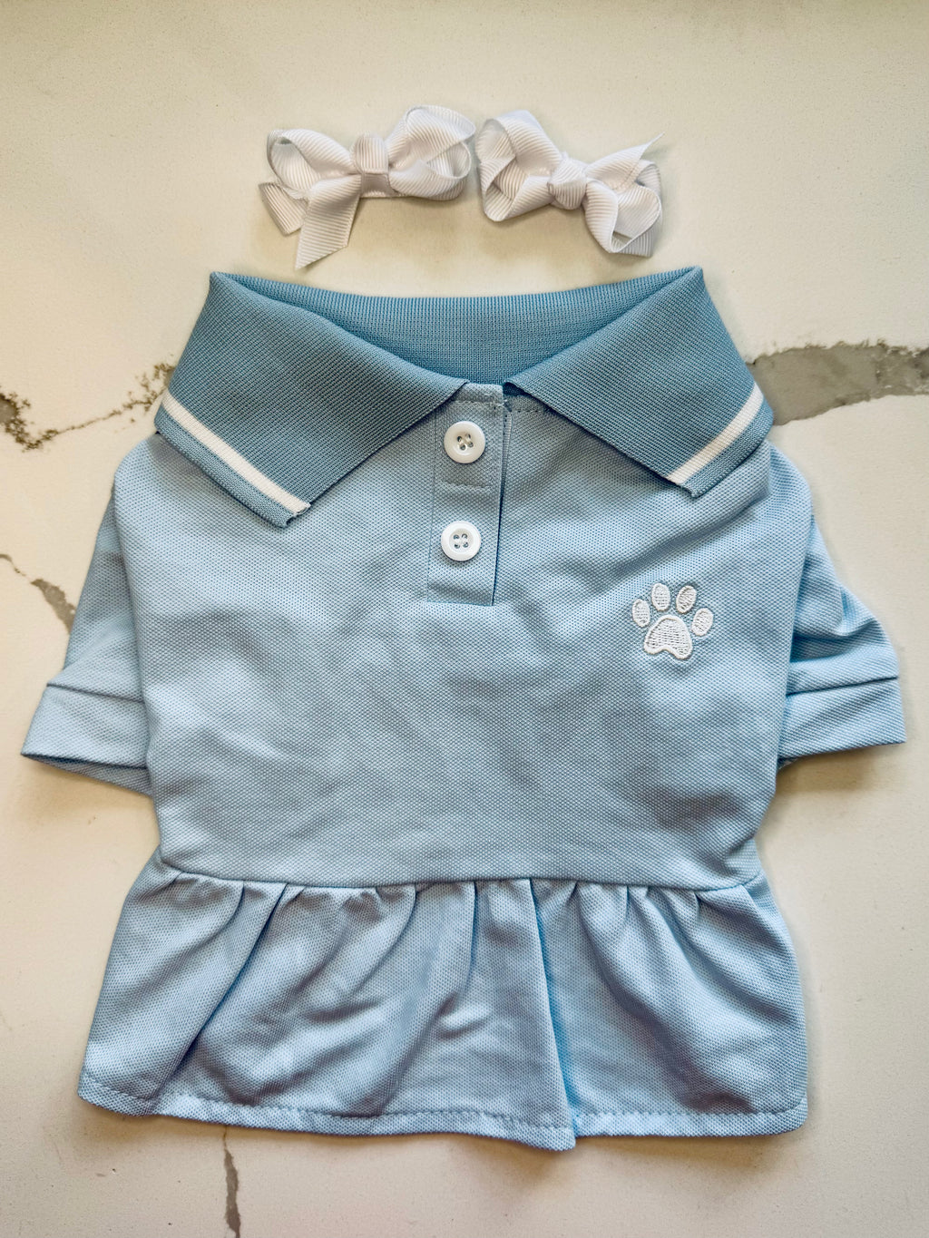 Vestido deportivo para mascota + lazitos para el pelo