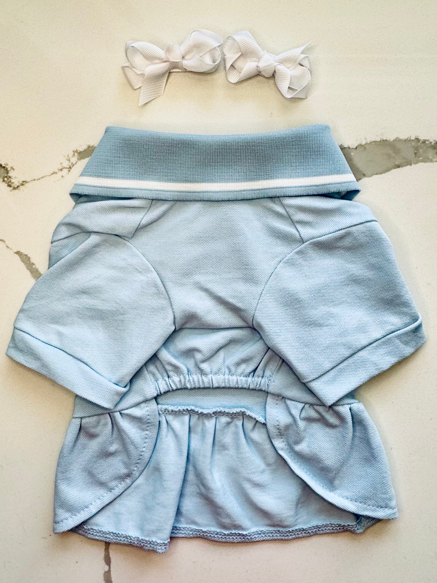 Vestido deportivo para mascota + lazitos para el pelo