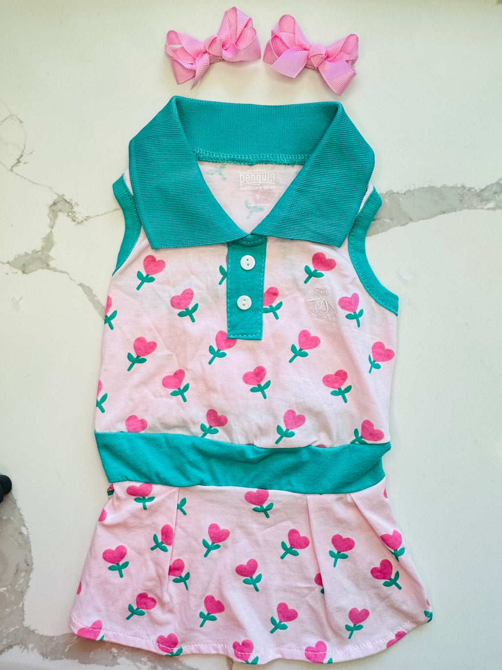 Vestido deportivo para mascota + lazitos para el pelo