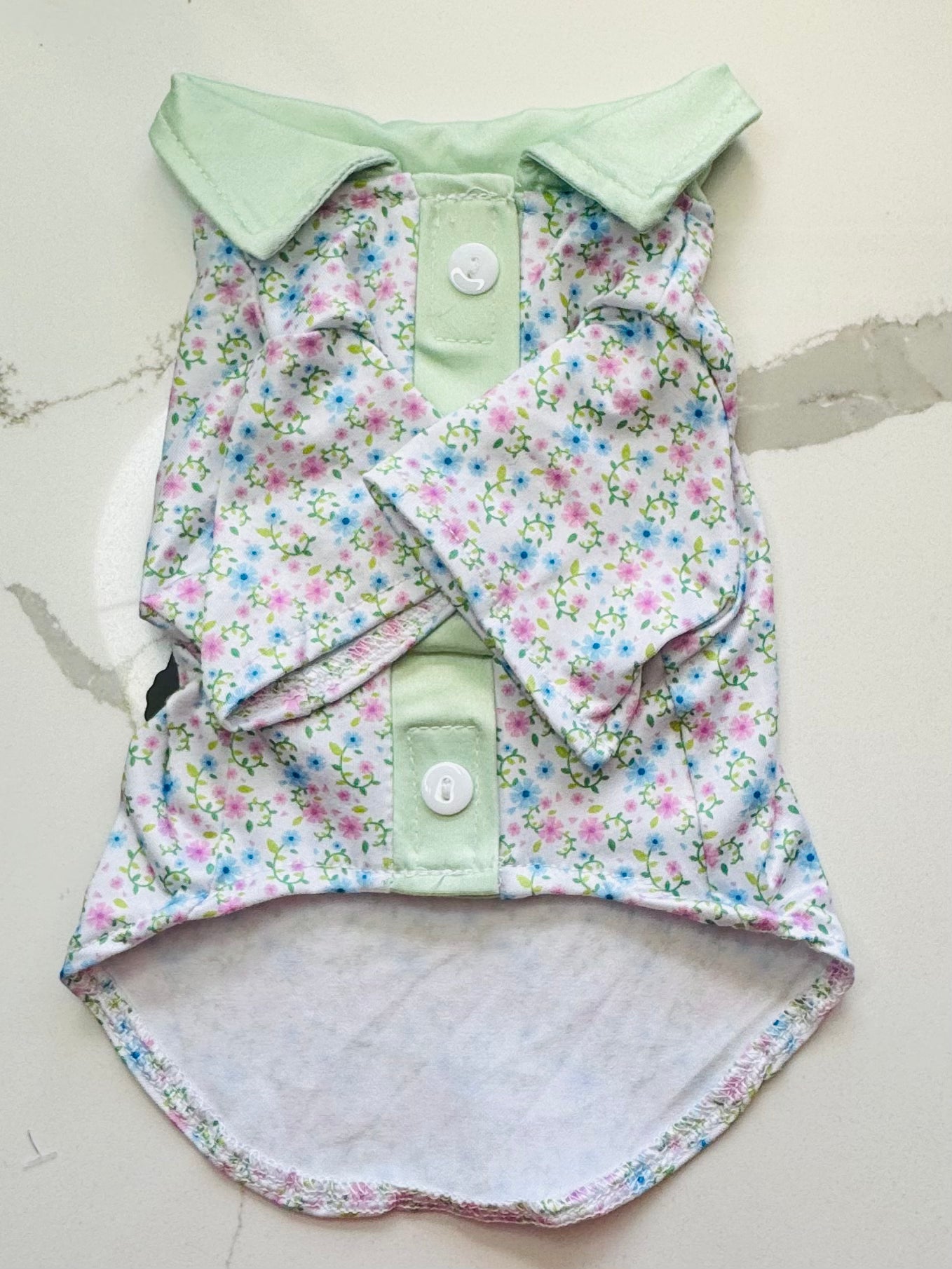 Camisa floral para mascotas