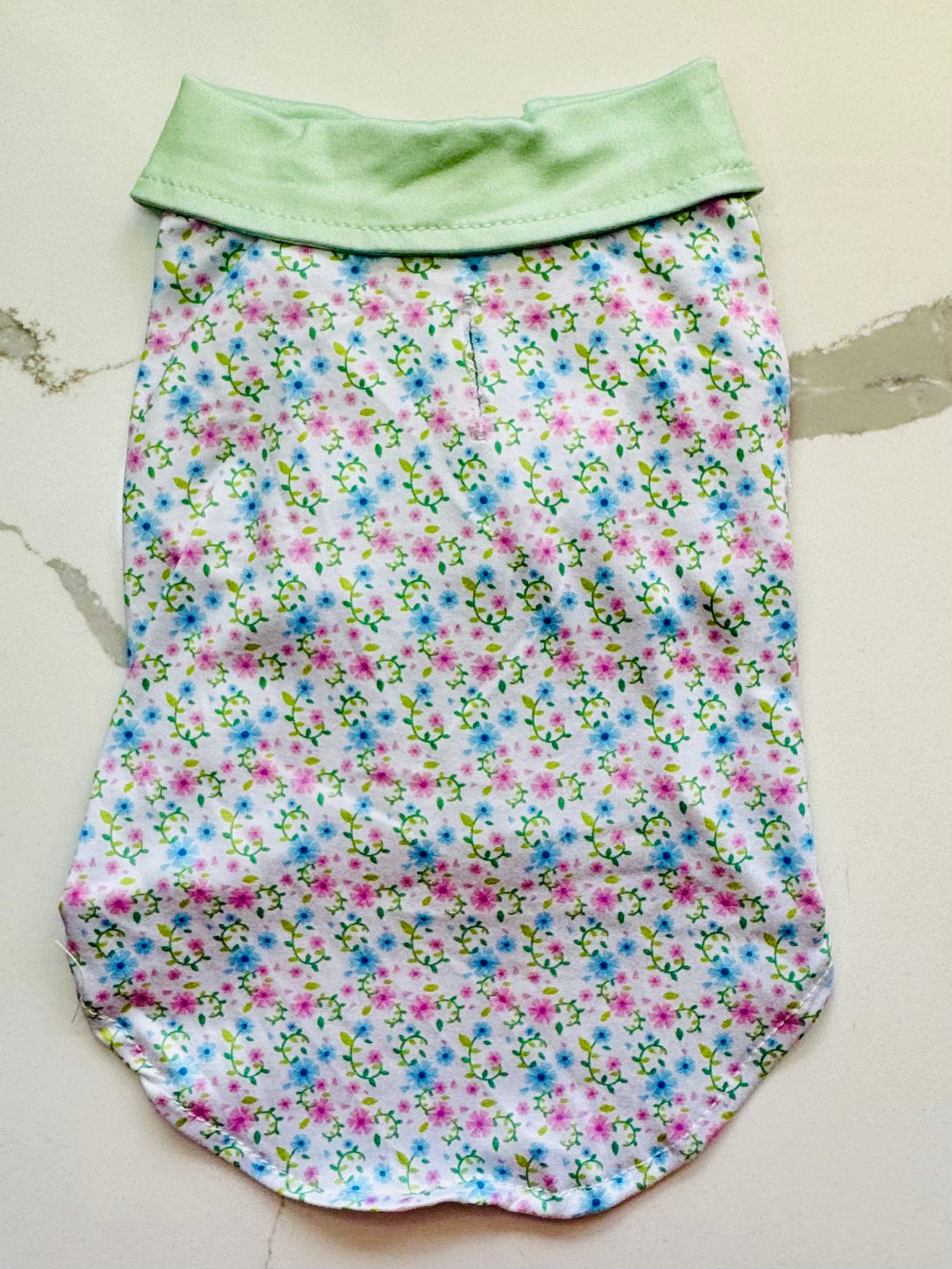 Camisa floral para mascotas