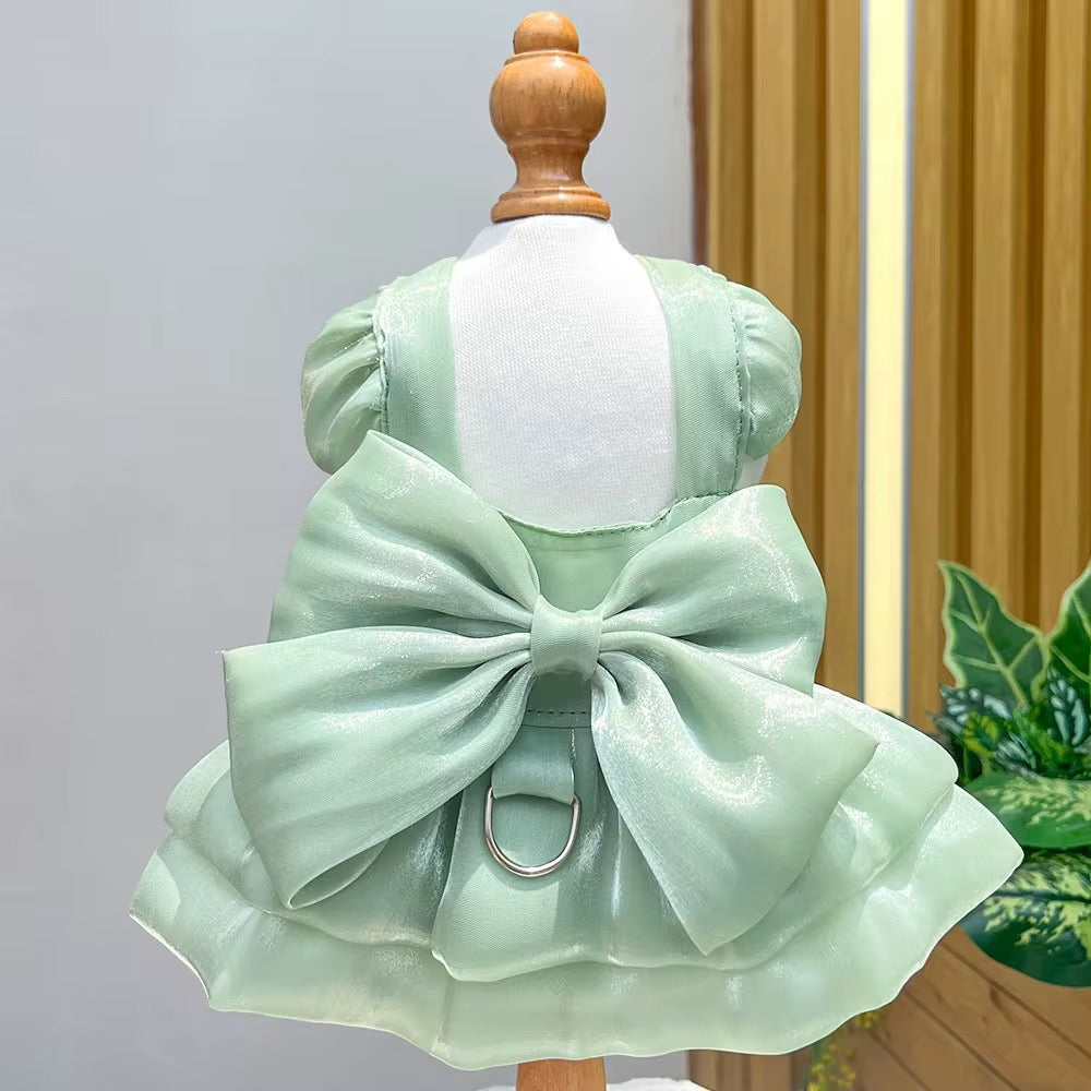 Vestido para mascotas en organza con lazitos para el pelo.