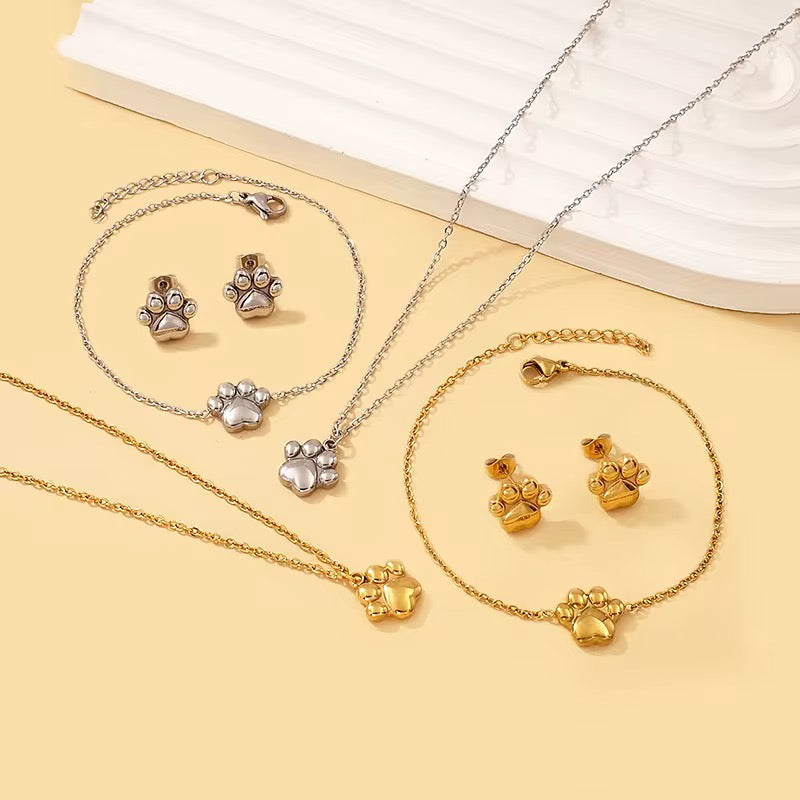 Set de Collar, Aretes y Pulsera con Huellitas