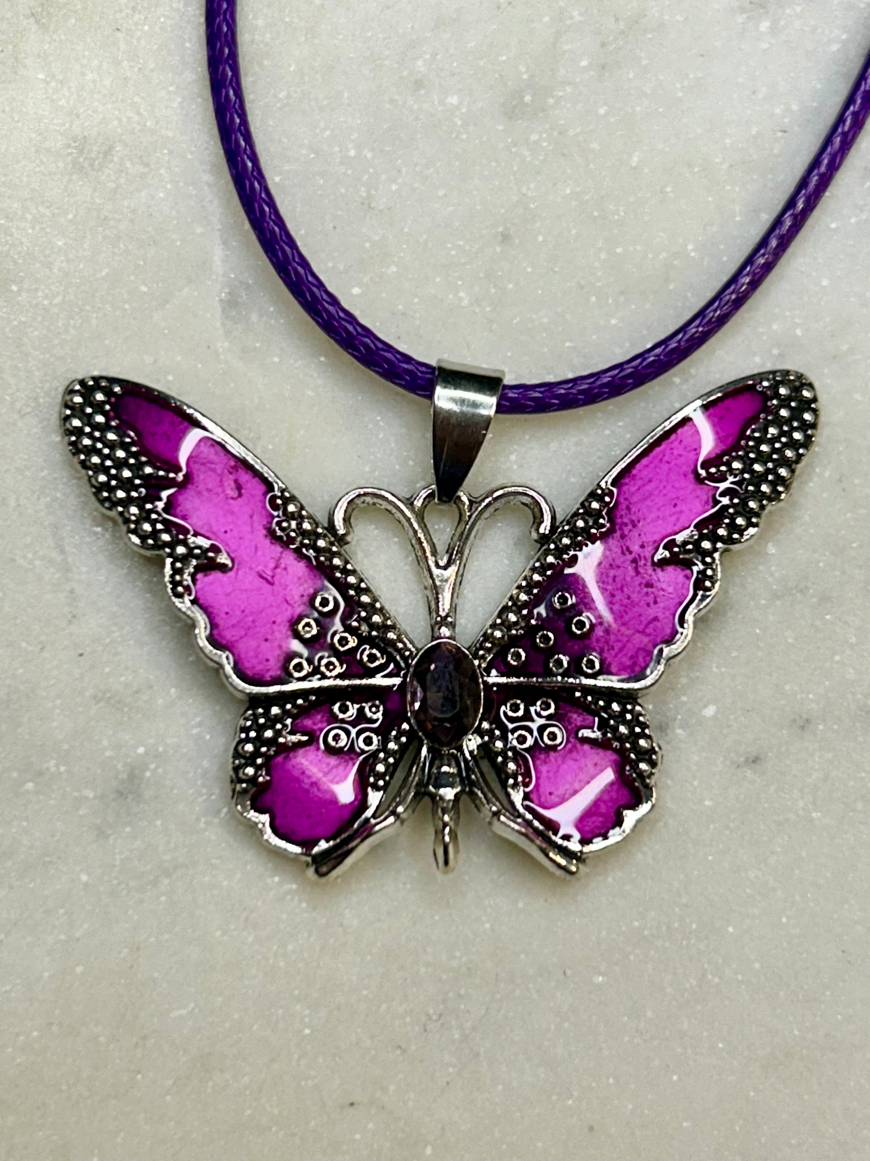 Collar de mariposa con cordon combinado