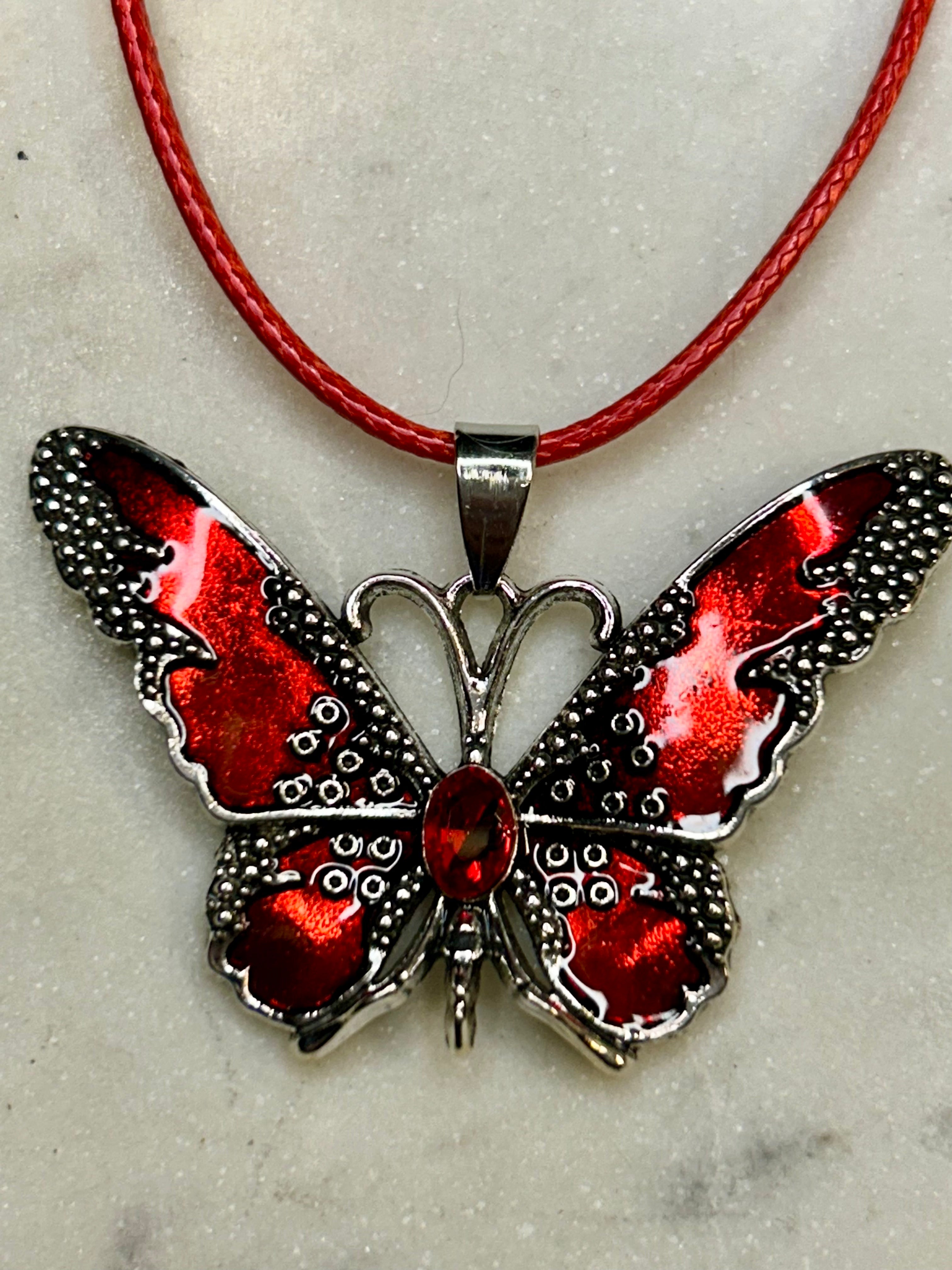Collar de mariposa con cordon combinado